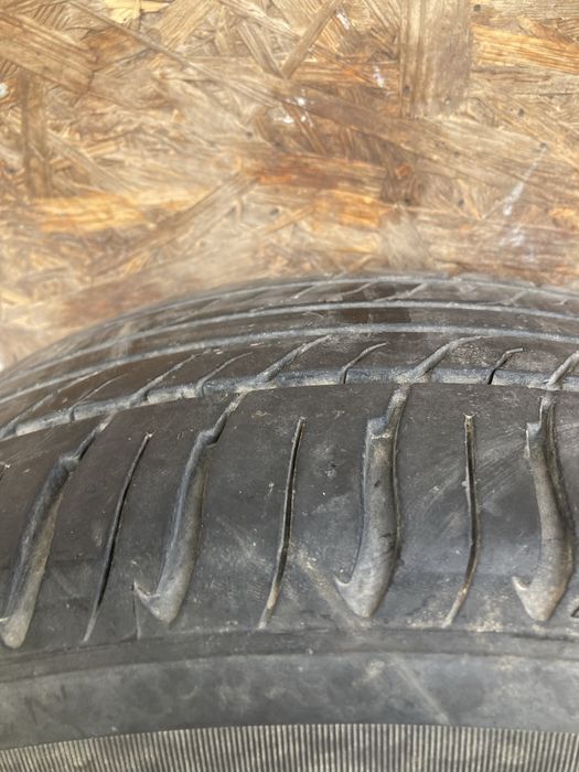 Шины с дисками в хорошем состояние