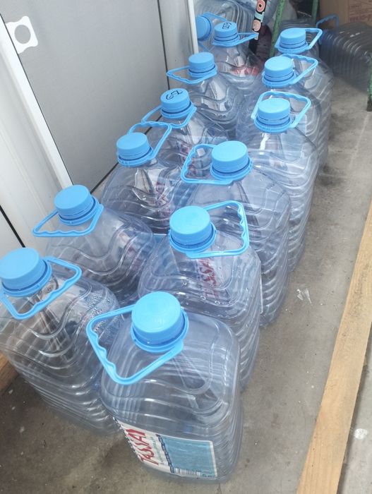 Бутылки пластиковые 5 л