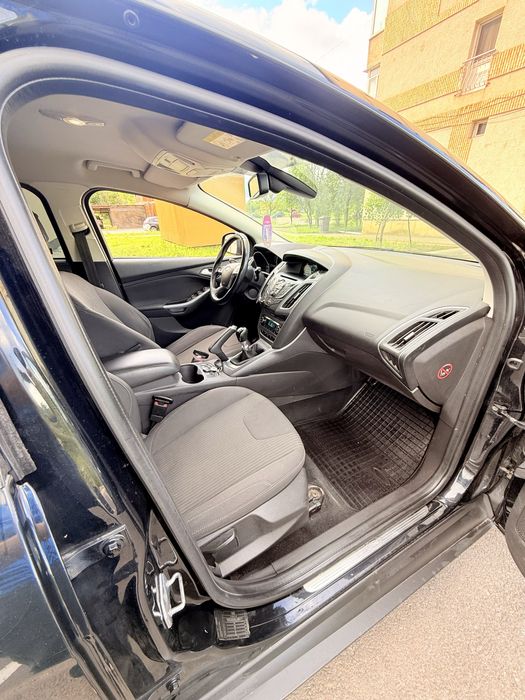 FORD Focus 2014 — imagine 5