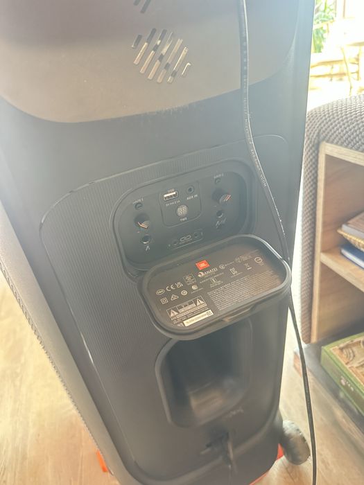 JBL partybox 710