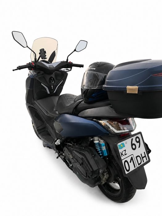 Макси-скутер NMAX 150