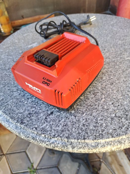 Încărcător Hilti C4/36