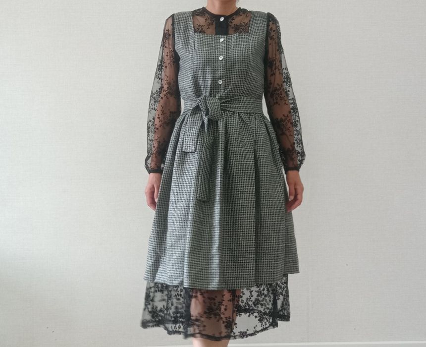 Продам платье красивое ничего лишнего.