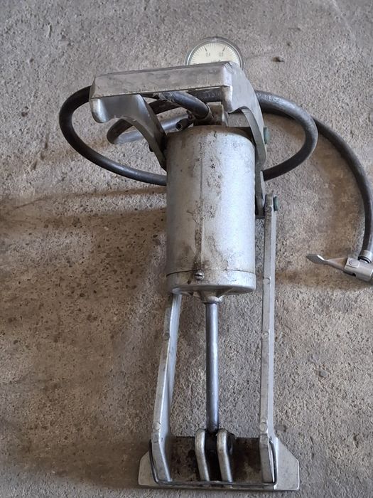Насос для подкачки шин ножной