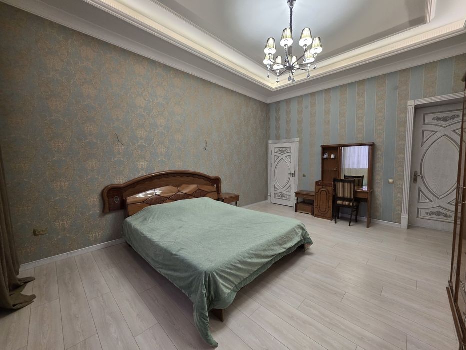 Участка сотилади 6,8 сотка 9 хона Тузель