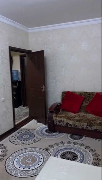 Яккасаройдан 3 хонали уй сотилади.