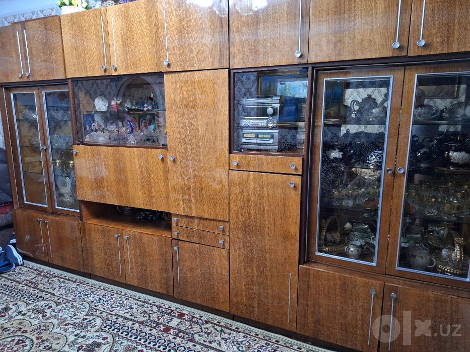 Продаётся универсальная стенка в гостинную, в хорошем состоянии