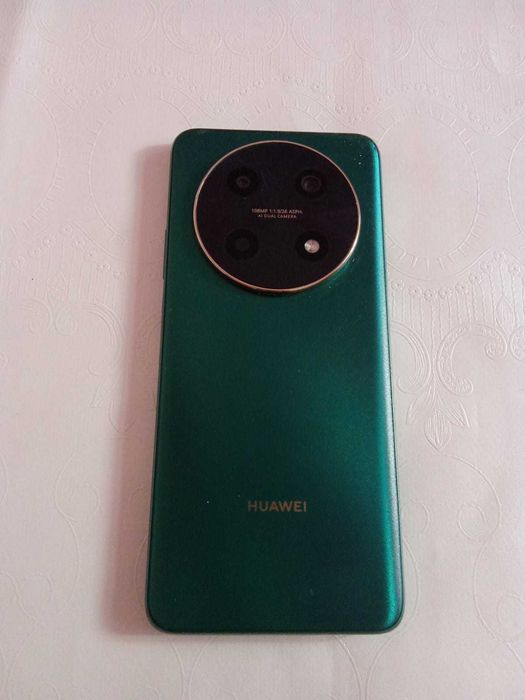 Huawei nova 12i  почти новый