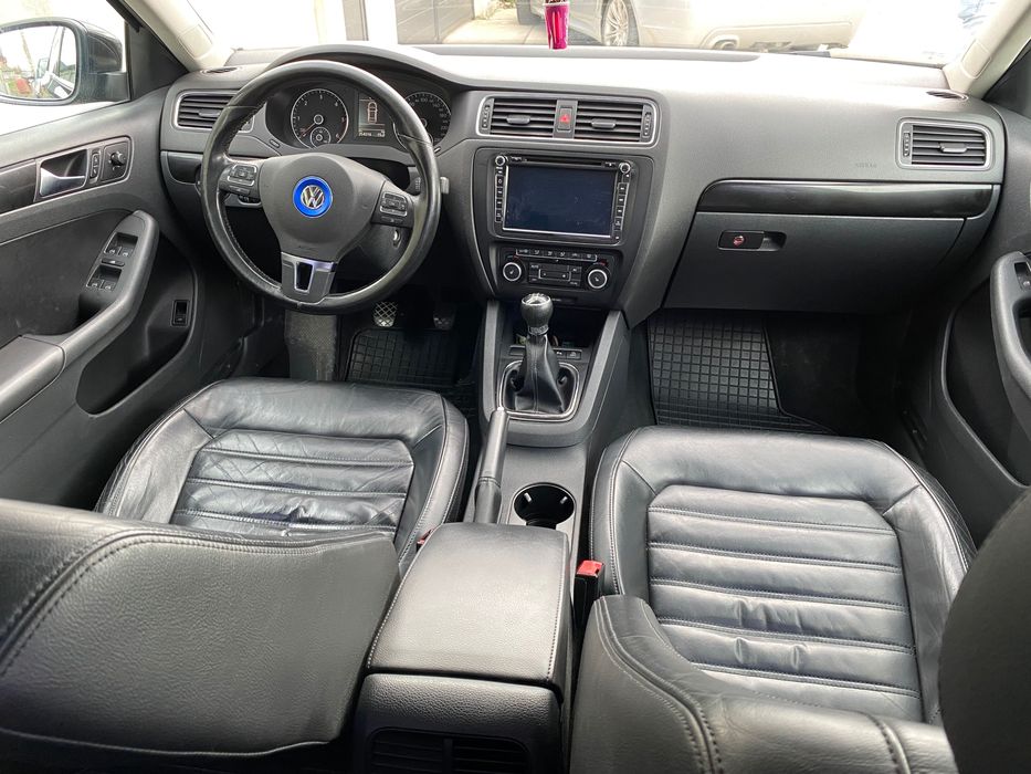 Vw Jetta 1.6 tdi 105 cp 2012
