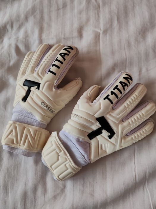 Вратарски ръкавици TITAN