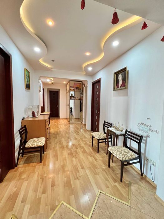 5 комнатная, Центр города. Ул. Ойбек 182 квадратных метра