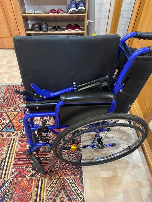 Срочно продам инвалидную коляску