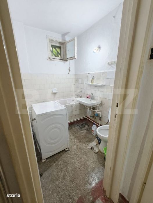Apartament cu 2 camere la parter- nerenovat, 60 mp, zona Centru