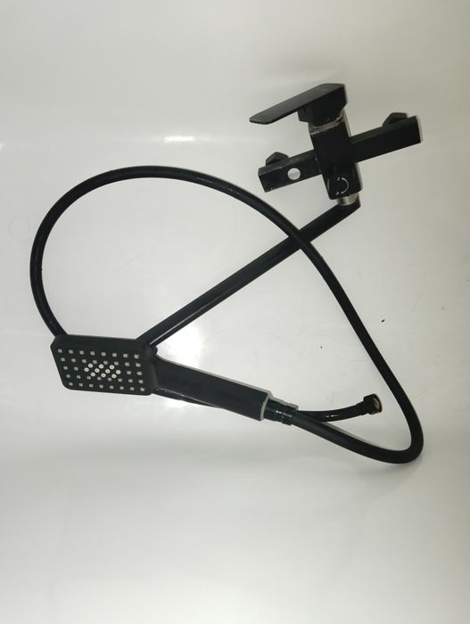 Продам кран на ванну бу