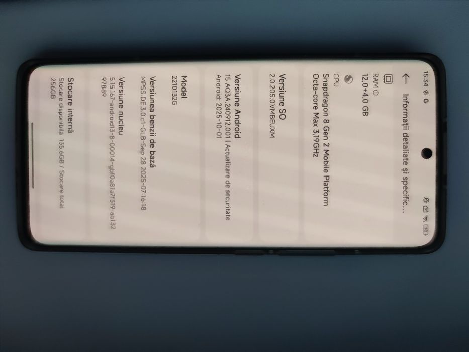 Xiaomi 13 – 12 GB RAM / 256 GB – flagship, stare foarte bună