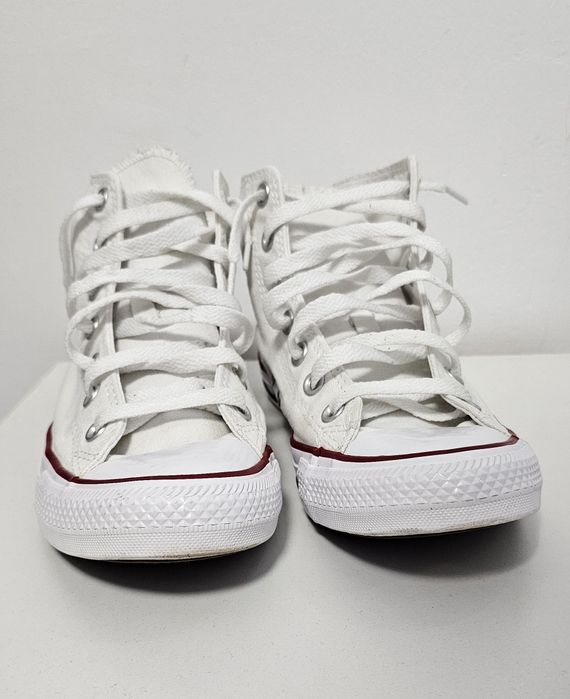 Tenesi Converse măsura 38