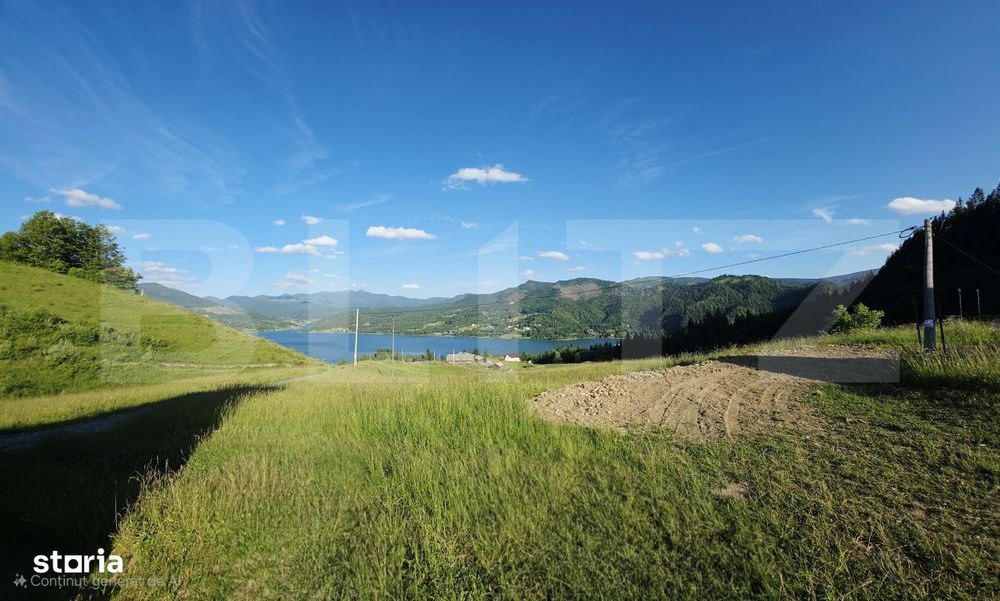Teren intravilan de vanzare, 10 ari, zona Colibita