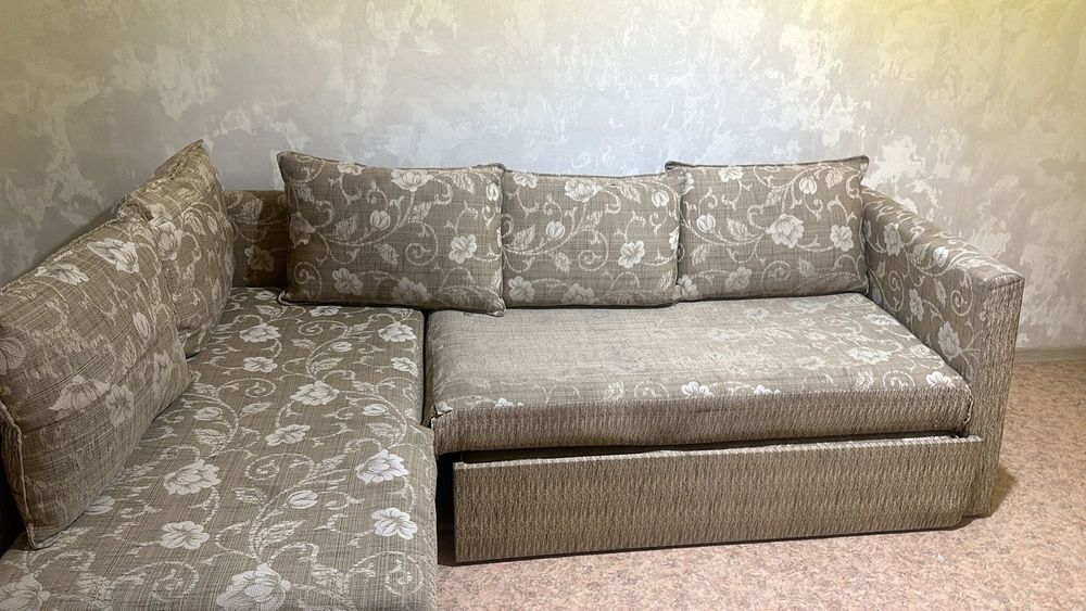 Диван отдам даром срочно