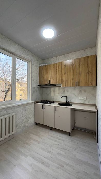 Срочно продаётся на Авиасозлар-3 (2/3/4 евро ремонт балкон 1.5х3)