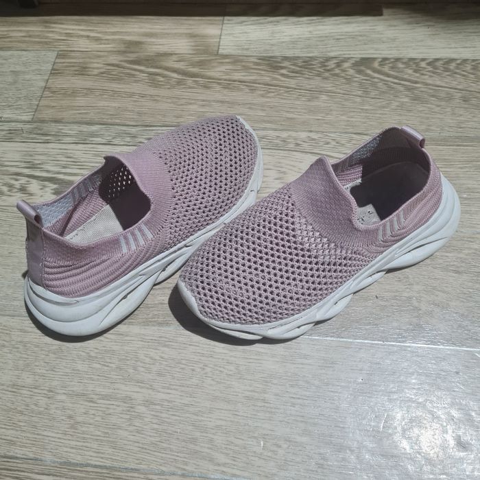 Продам обувь для девочки