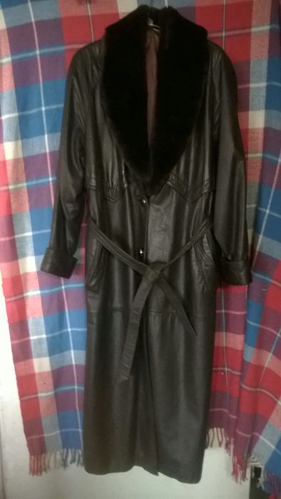 Новый  ОРИГИНАЛ.Кожаный женский плащ Турция с меховым воротником