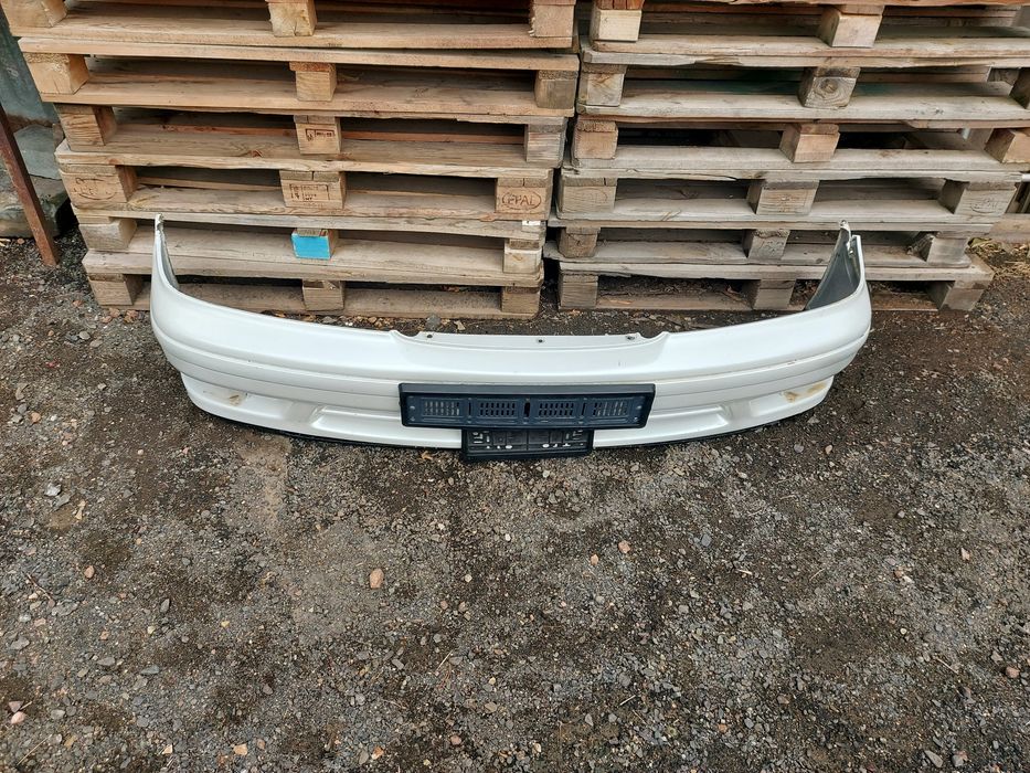 Продам бампер передний Марк  2 100-й кузов