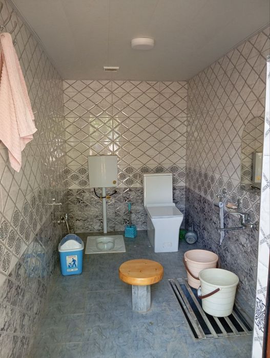 Замонавий катта ҳовли сотилади