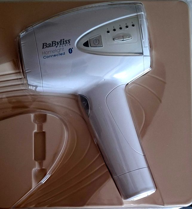 Epilator Babyliss cu lumina pulsata