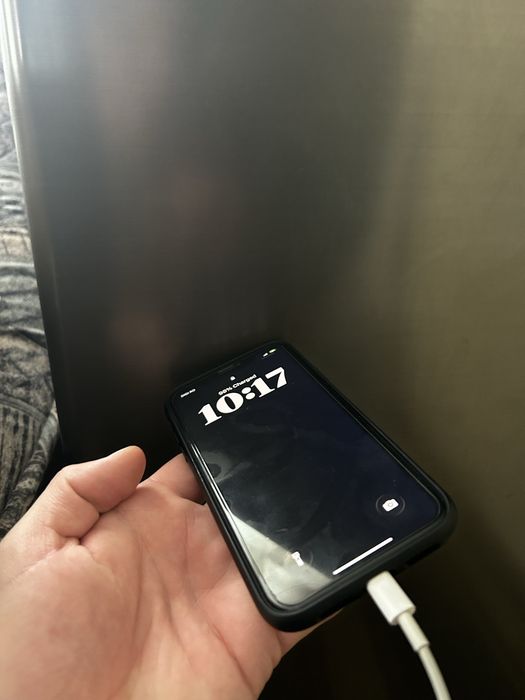 iPhone 11 black 64gb