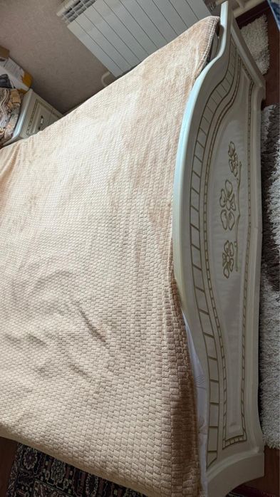 Продам 2х спальную кровать