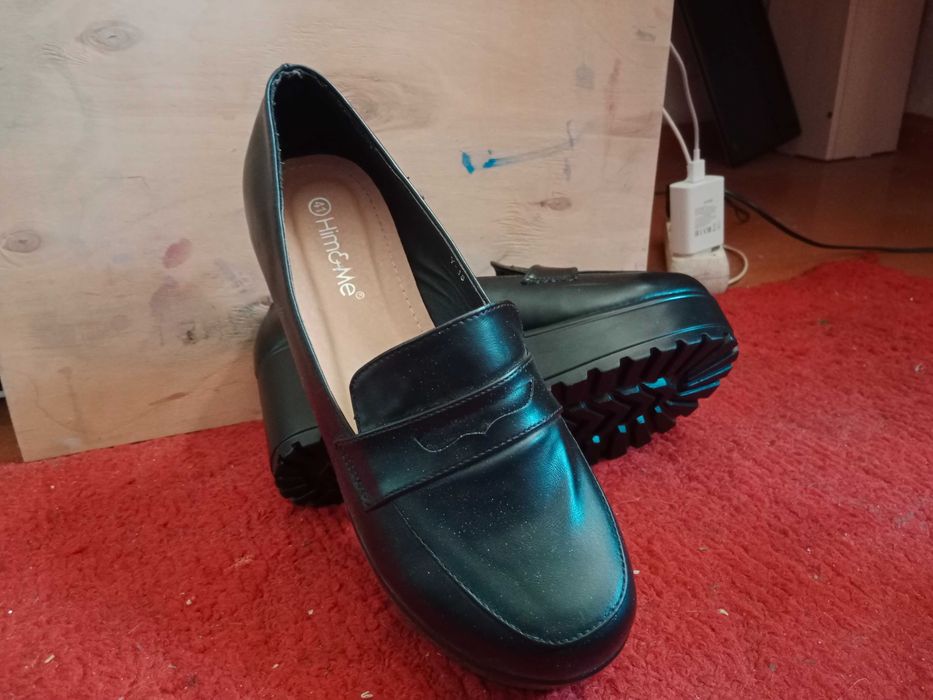 лоферы на каблуке