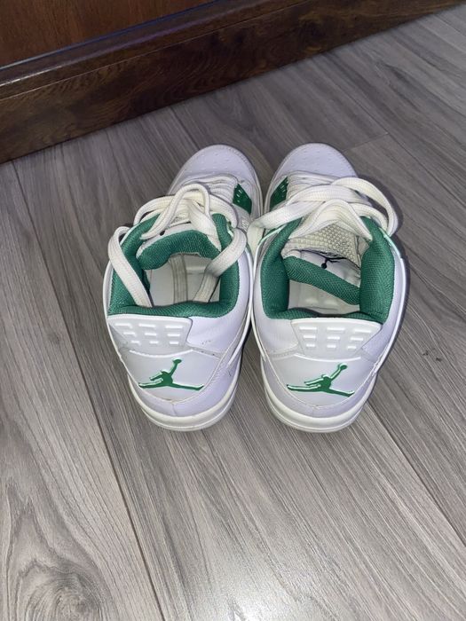 Jordan 4 marimea 40