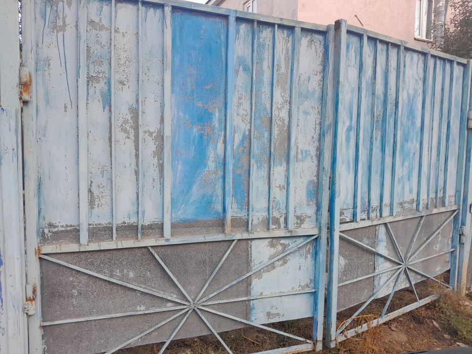 Продам ворота, профлист