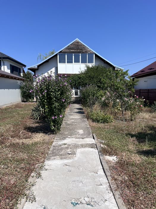 Vand casa in Geamana lstrada principala la 3km de oras