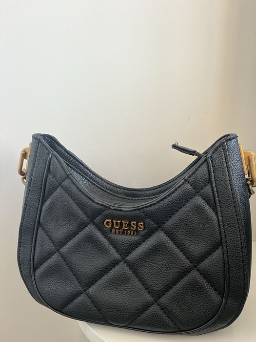 Черна чанта Guess