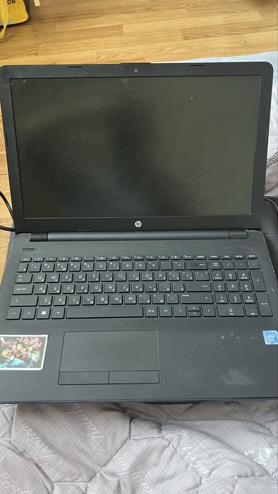 Ноутбук HP тек сабакка колданылган