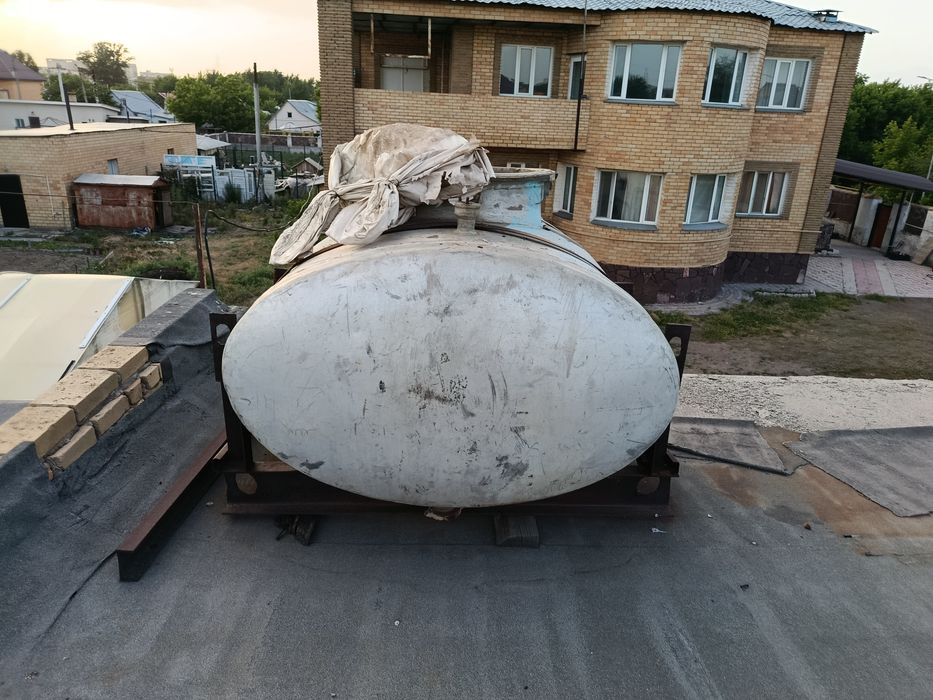 Алюминиевый бак. .