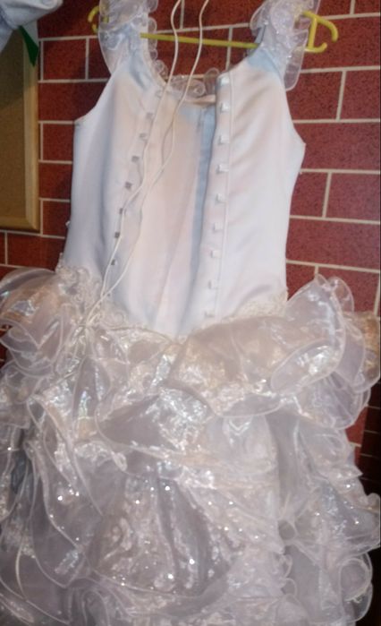 Нарядное платье для девочки .