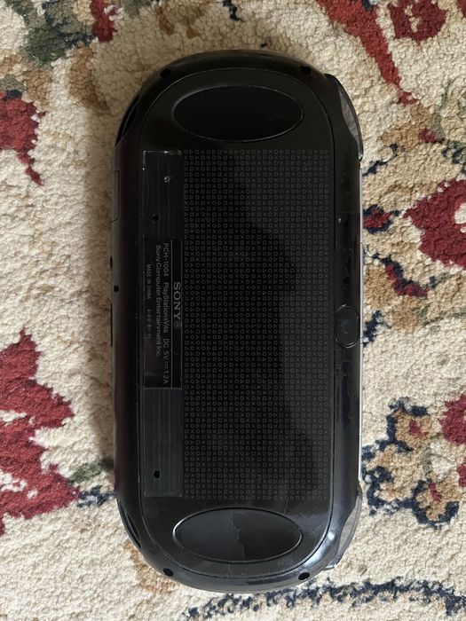 Продам ps vita