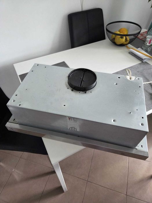 Vand hota de bucatarie telescopica incorporabila Electrolux