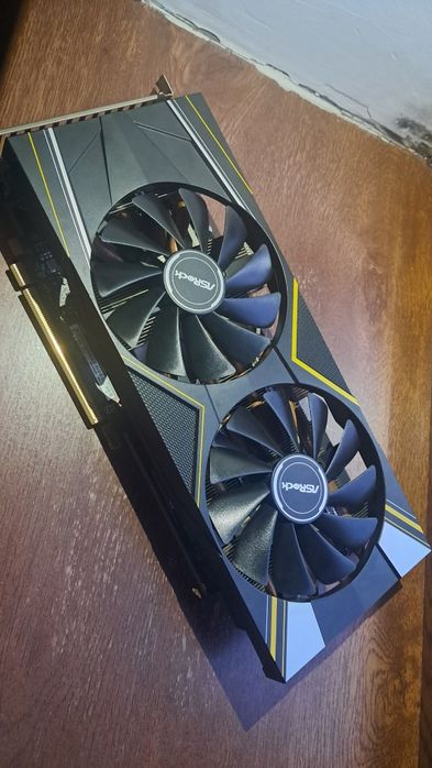 Мощная видеокарта RX5700XT