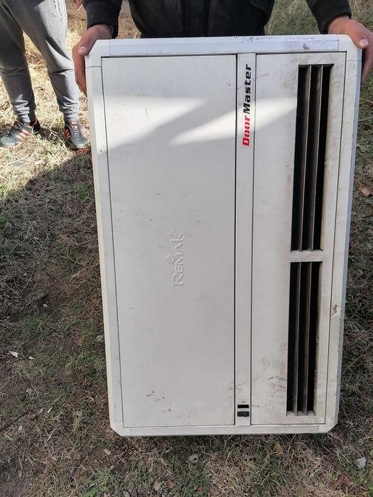 Продавам два конвектора по 8квт