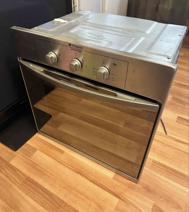 Духовой шкаф Hotpoint-Ariston