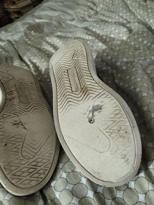 Adidași Nr 42 starea care se văd în poze