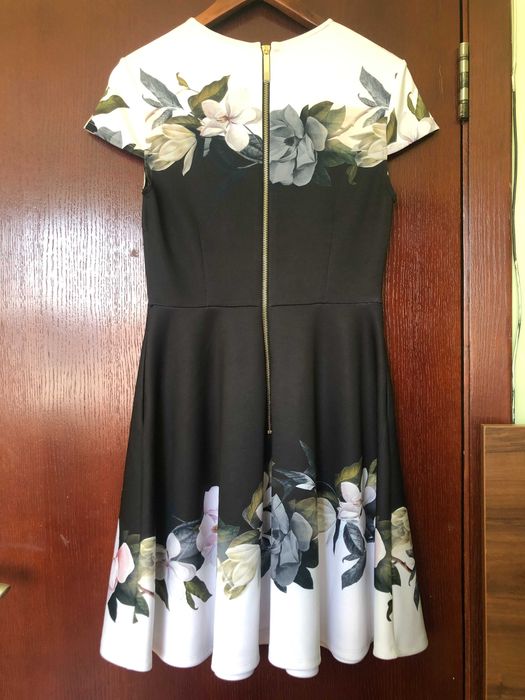 Детска рокля Ted Baker-14-15 годишно момиче