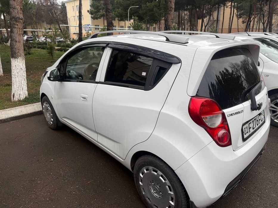 Спарк 15 ат сотилади