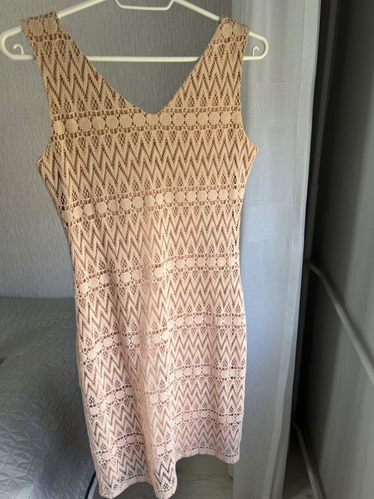 Vând rochie de zi/ de seară