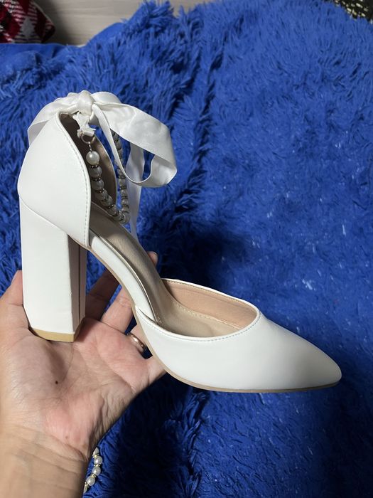 Продам Туфли «Белые»