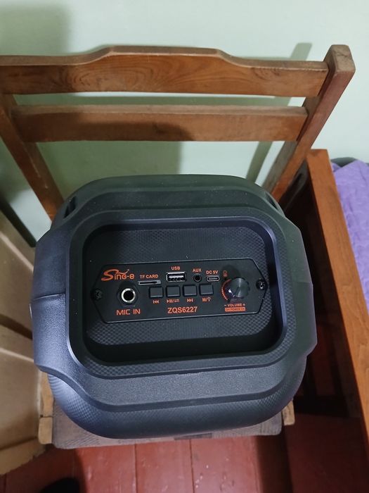 Продам блютуз колонку