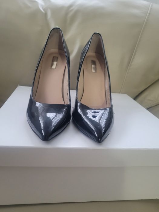 Pantofi Guess marimea 39